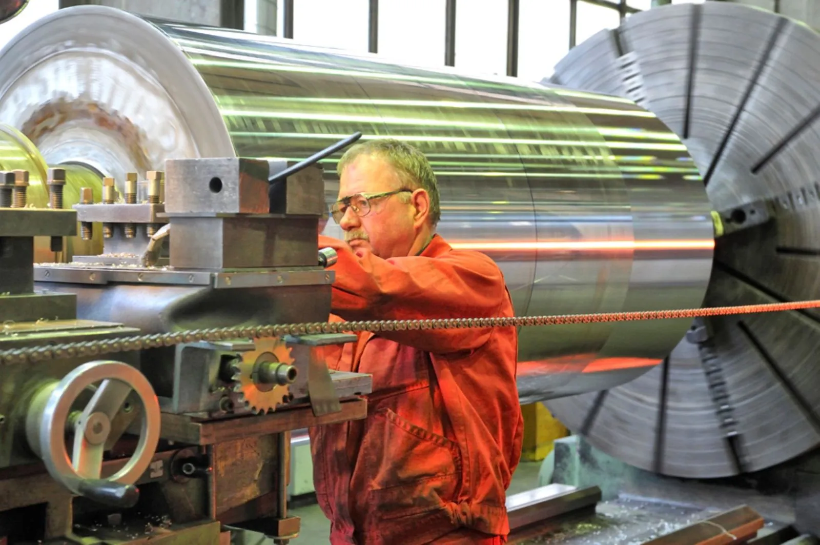 Large Lathe Turning